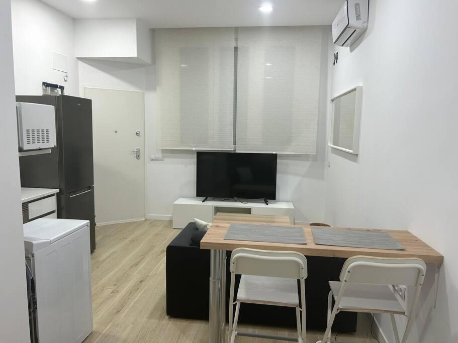 Estudio Avd. Velazquez Малага Экстерьер фото